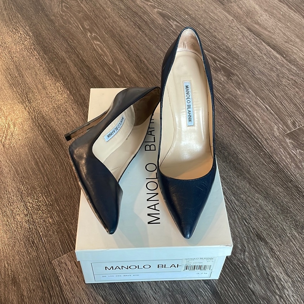 Navy Leather BB Manolo Blahnik Pumps